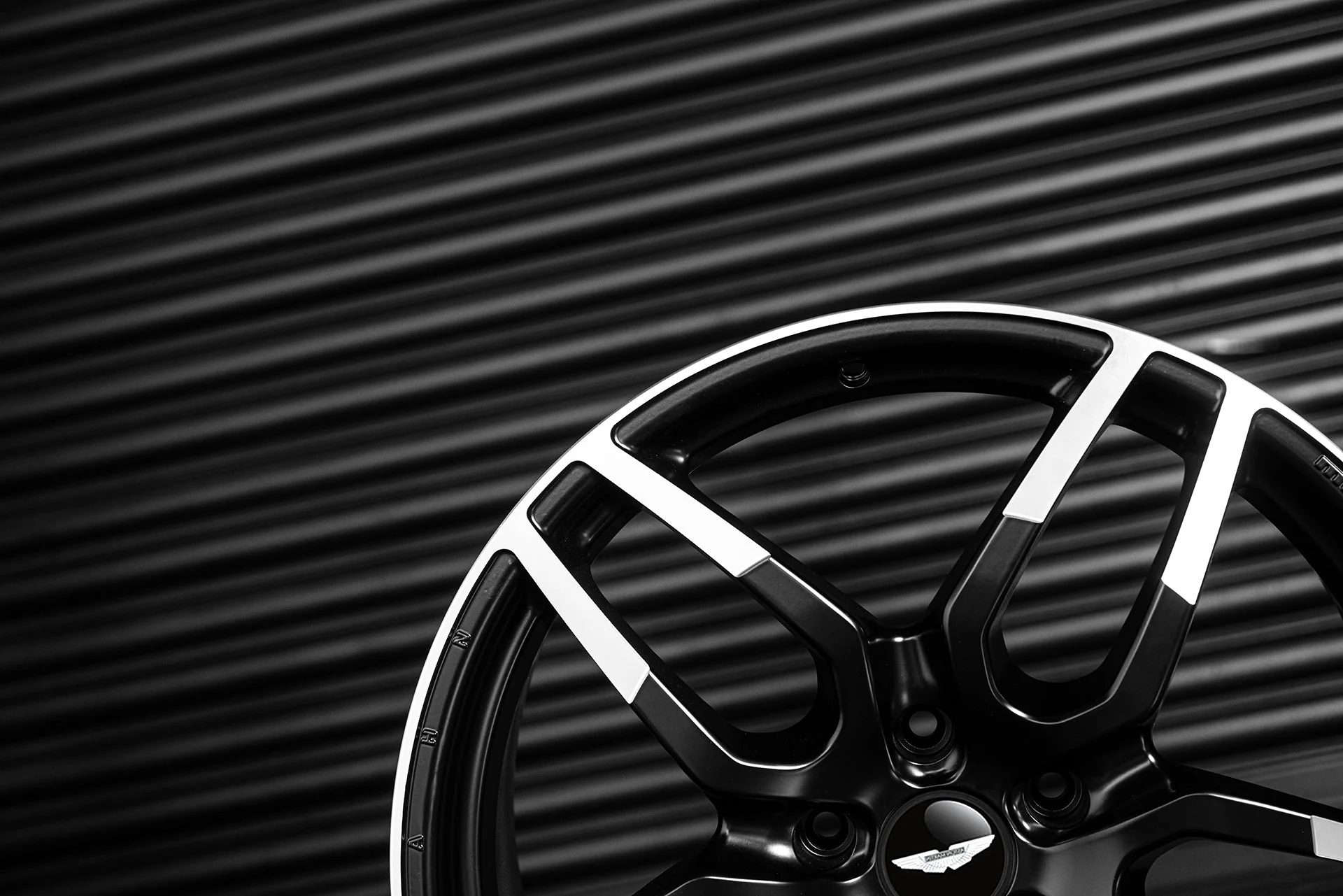 Aston Martin Rapide S (2013 Onwards) Superleggera Light Alloy Wheels - Image 9