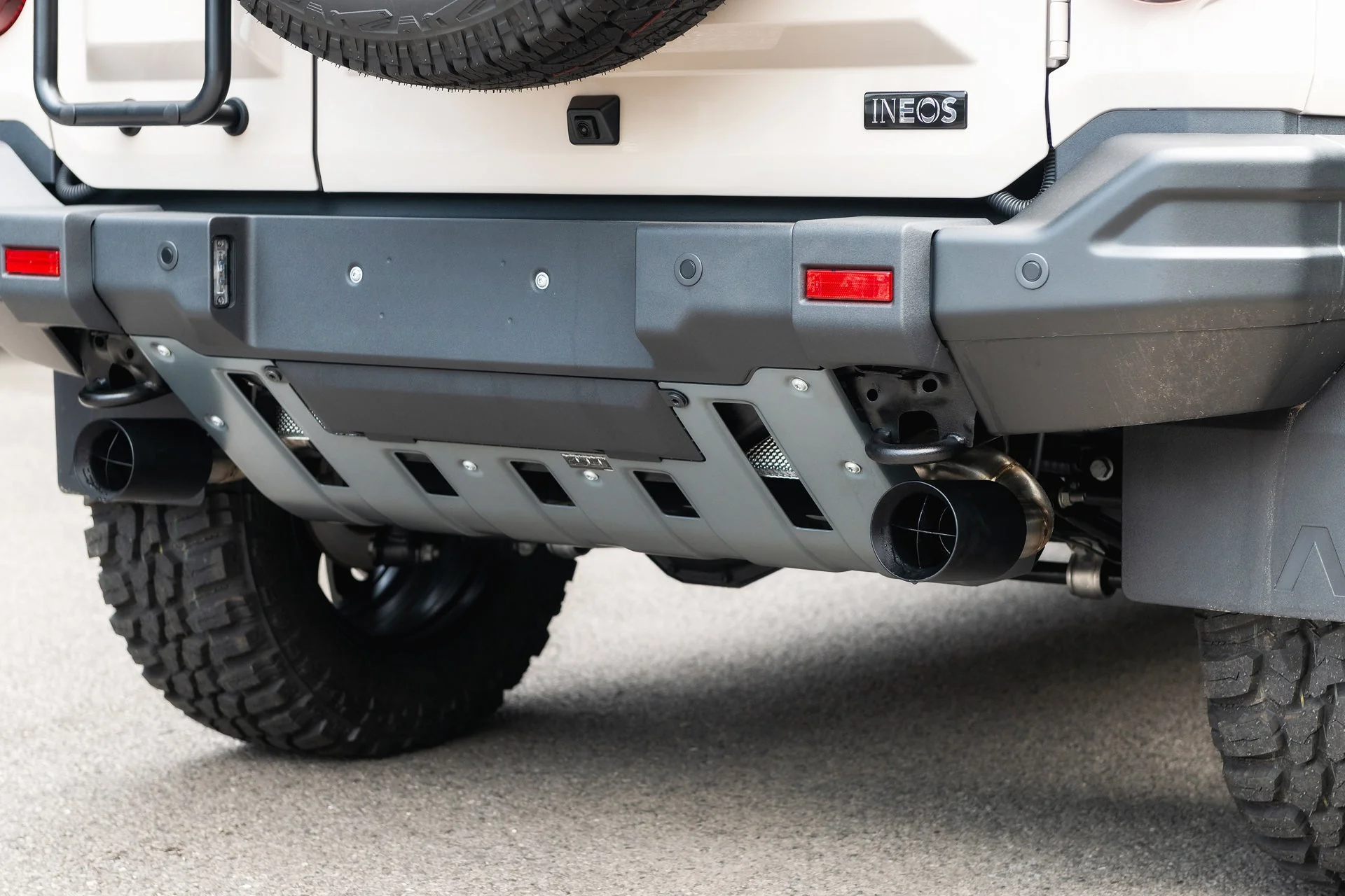 INEOS Grenadier (2023 Onwards) Black Crosshair Exhaust System - Petrol - Image 3