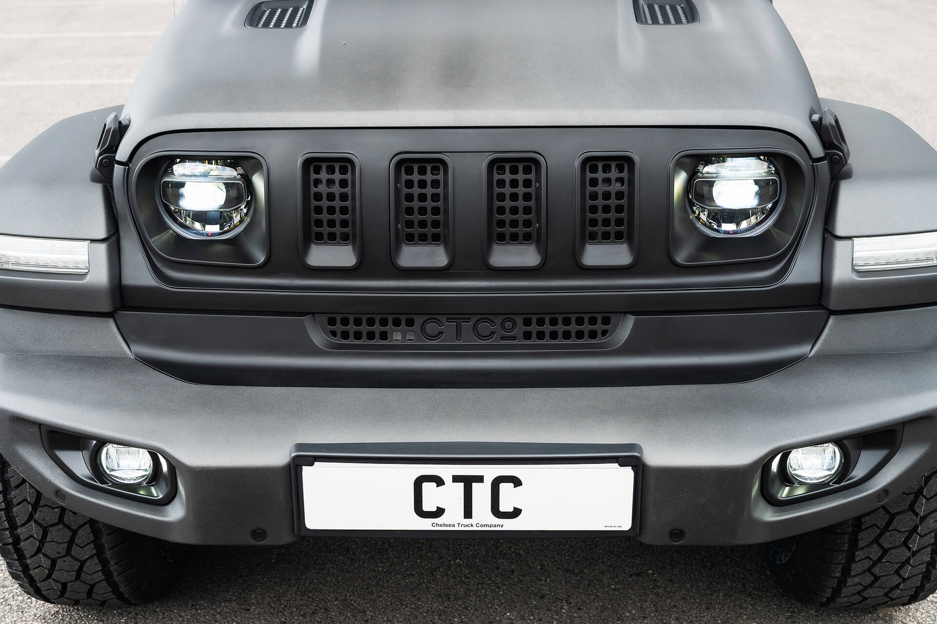 JEEP WRANGLER JL (2018 Onwards) IRONMAN 4 SLOT FRONT GRILLE - Image 2