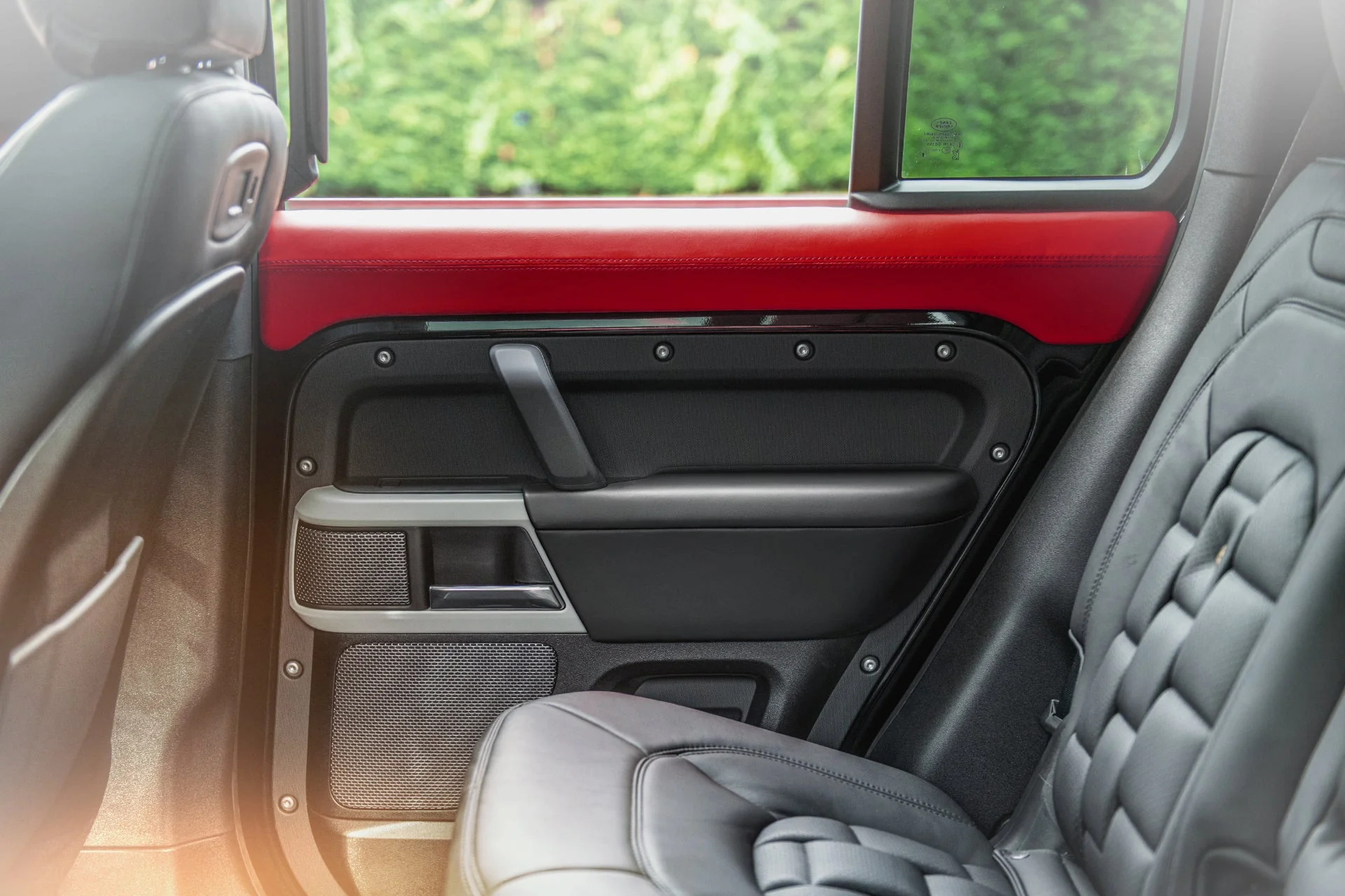 Land Rover Defender 110 (2020 Onwards) Environment 2: Upper and Lower Volcanic Red Interior - Image 4