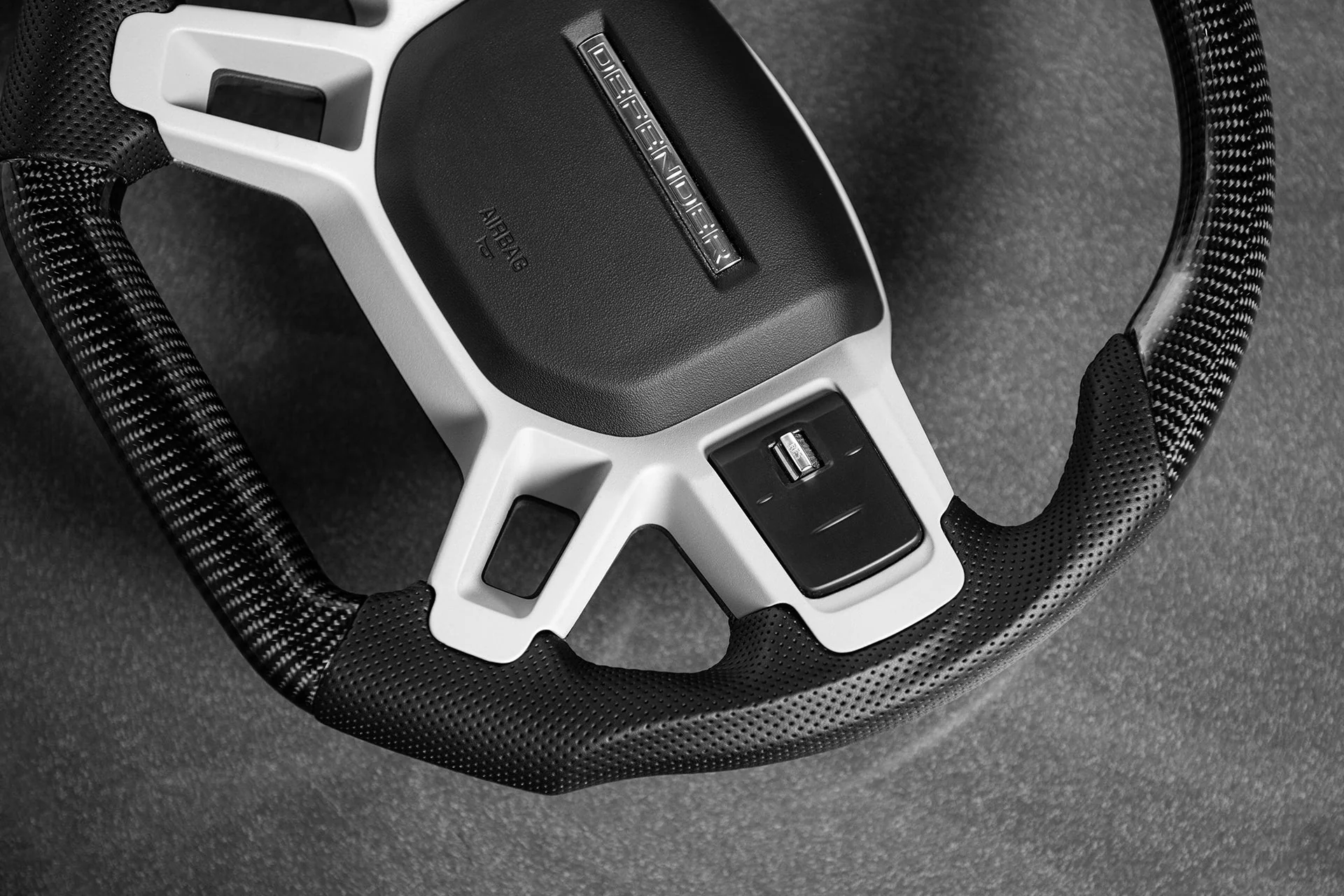Land Rover Defender (2020 Onwards) Carbon Steering Wheel - Image 9