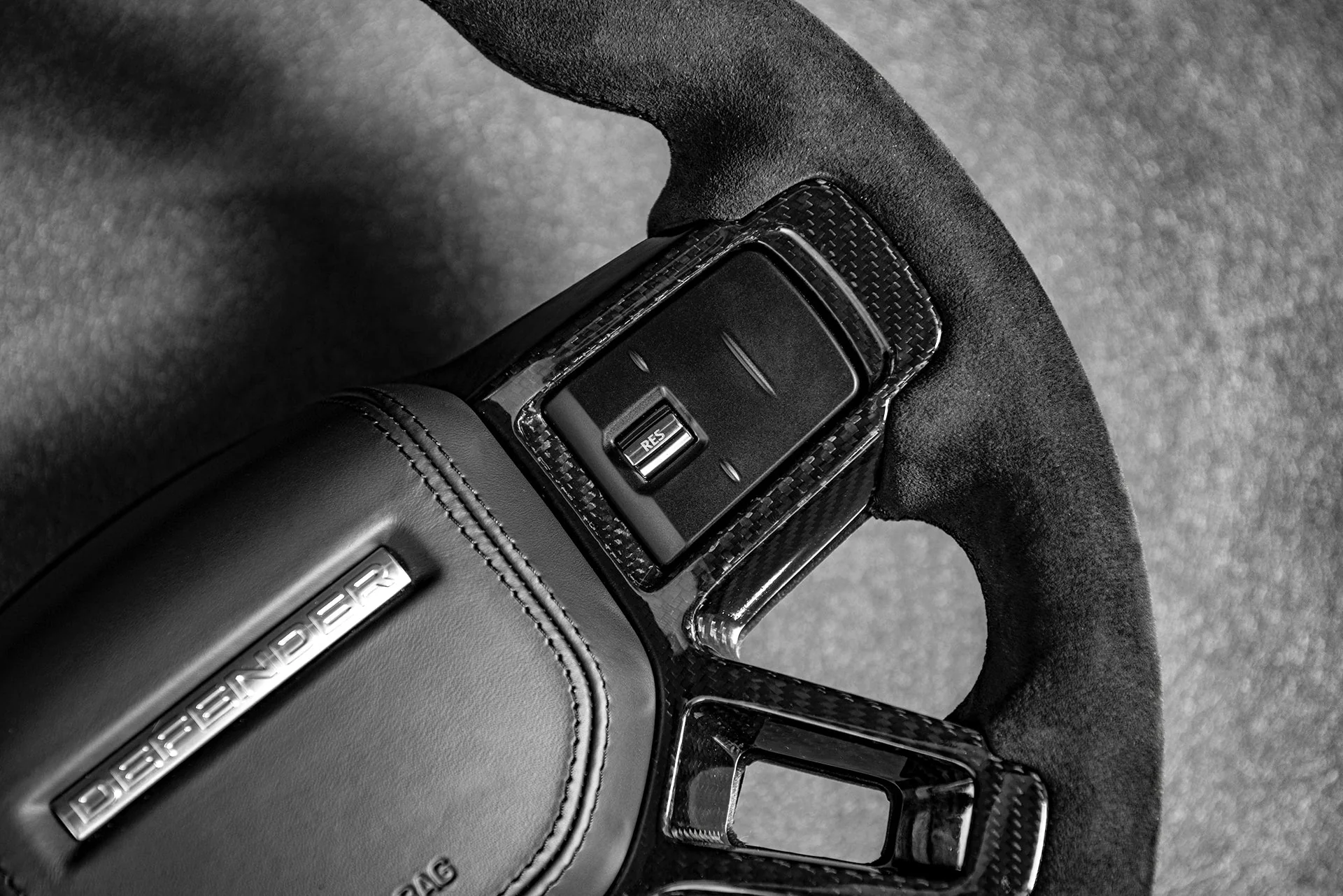 Land Rover Defender (2020 Onwards) Chelsea Truck Company Full Carbon Steering Wheel - Image 5