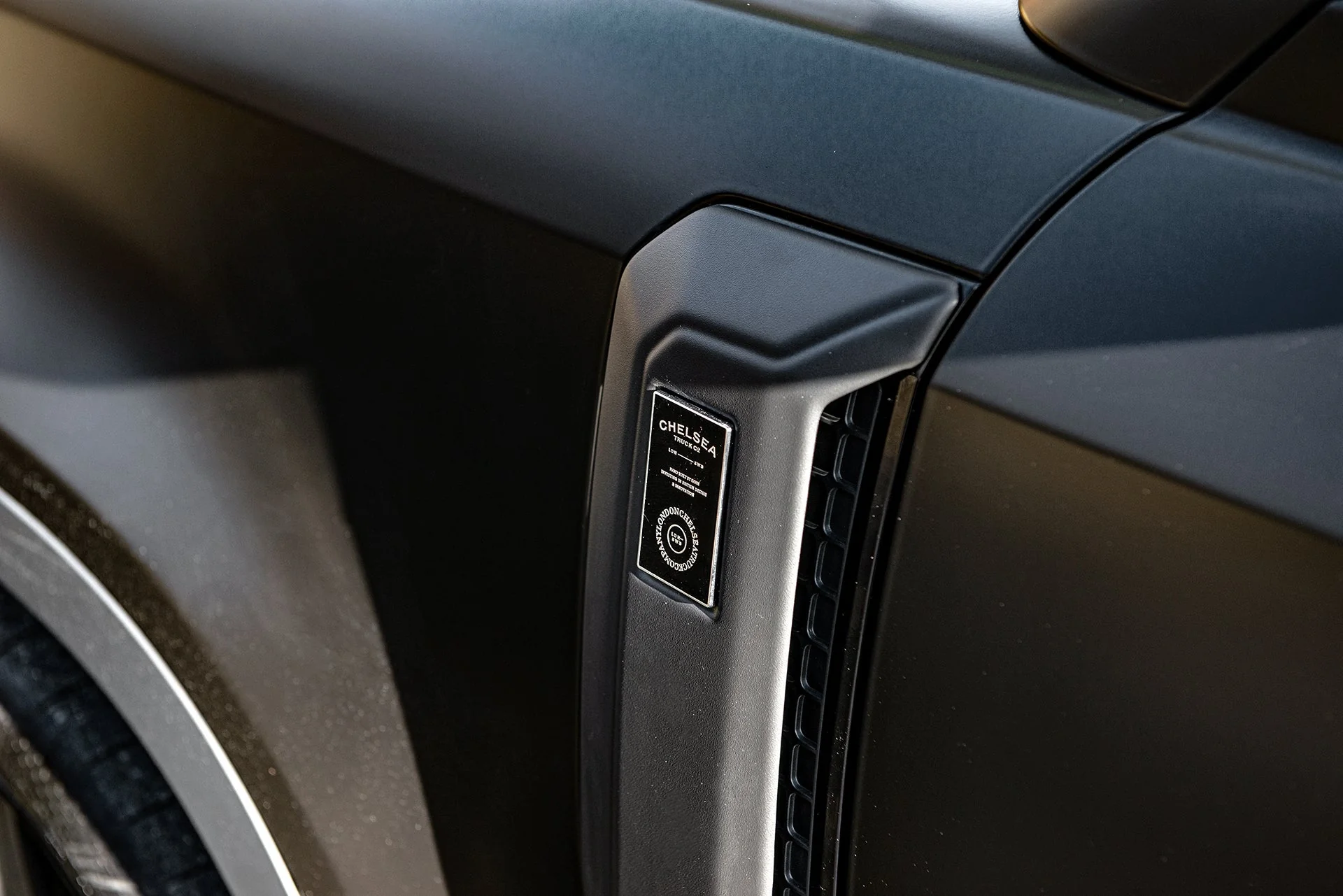Land Rover Defender (2020 Onwards) Side Vents and CTC Badges (Matte) - Image 4