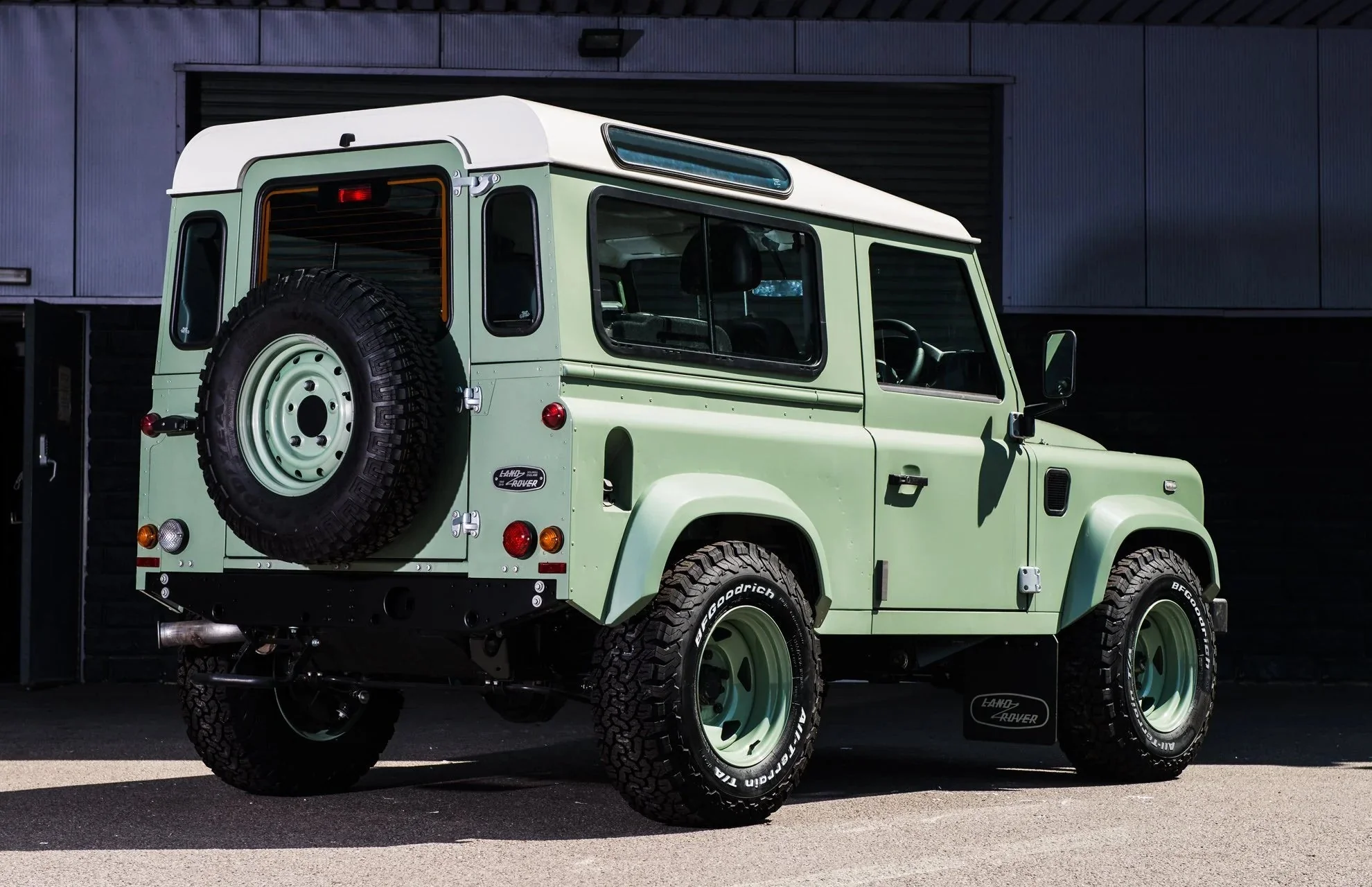 LAND ROVER DEFENDER 90 (1991-2016) WIDE FOREST WHEEL ARCHES - Image 12