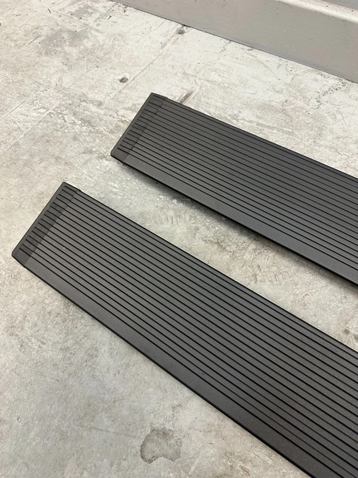 Mercedes G-Wagon (2018 Onwards) G63 AMG Electric Side Steps with LED lights (running boards) - Image 4