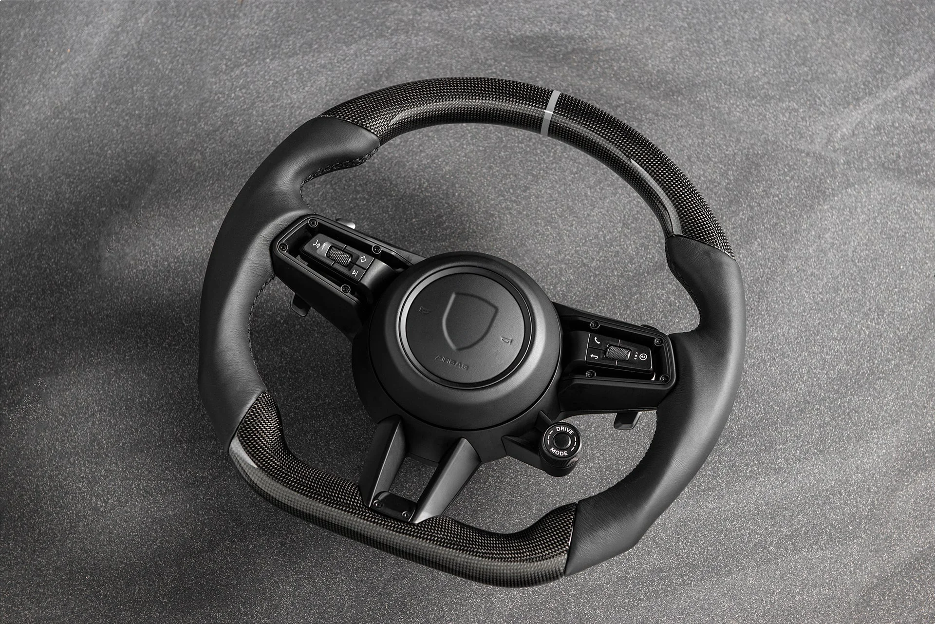 EXPOSED CARBON STEERING WHEEL Suitable for PORSCHE 911/992 (2019 Onwards) - Image 4