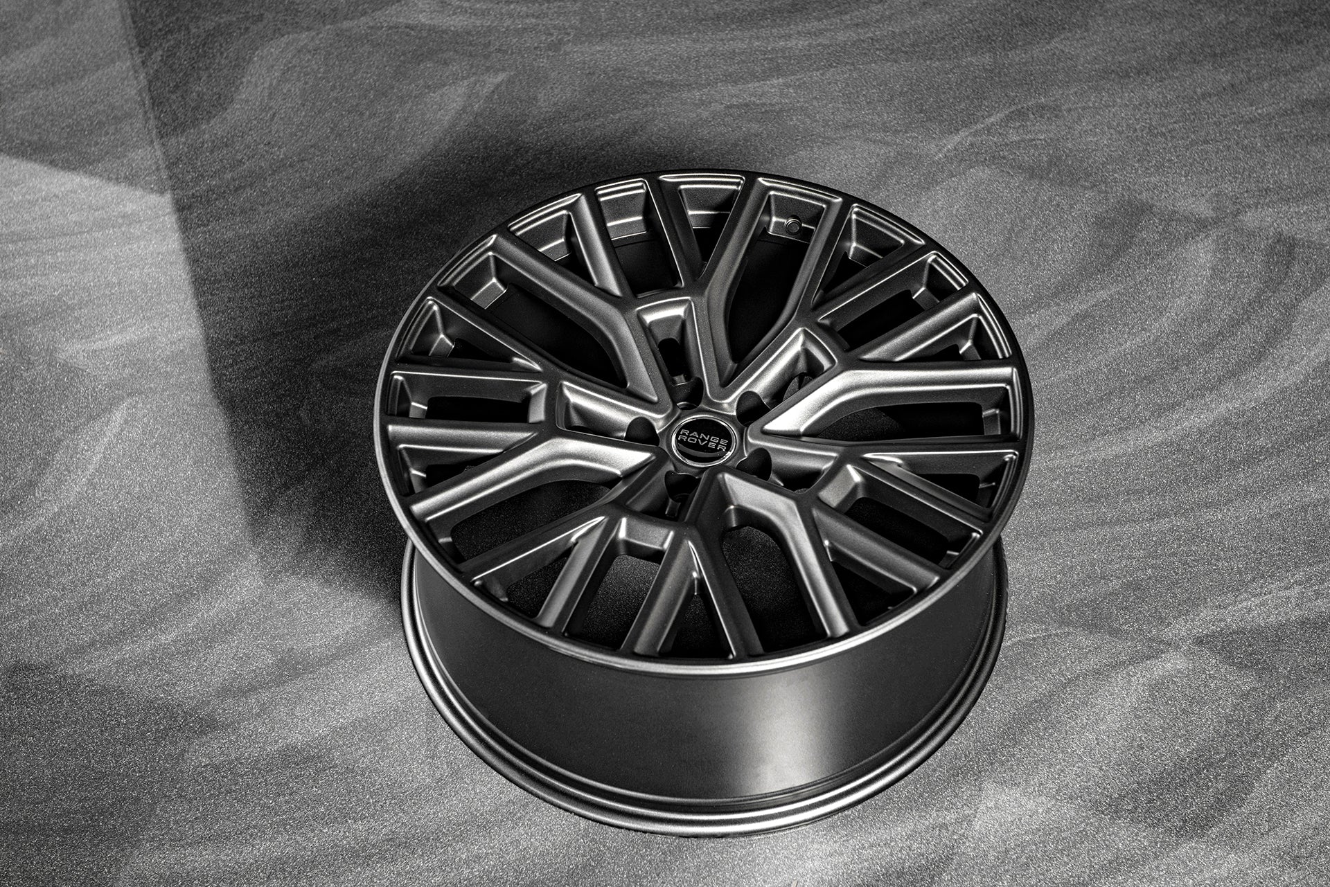 Range Rover Sport SVR (2018 Onwards) RS 3.0 Alloy Wheels - Image 15