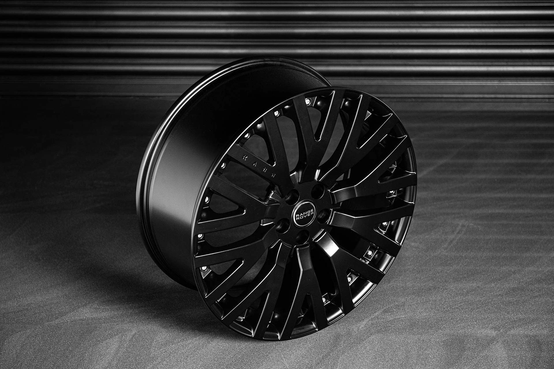 Range Rover Sport SVR (2015-2018) RS-2 Light Alloy Wheels - Image 20