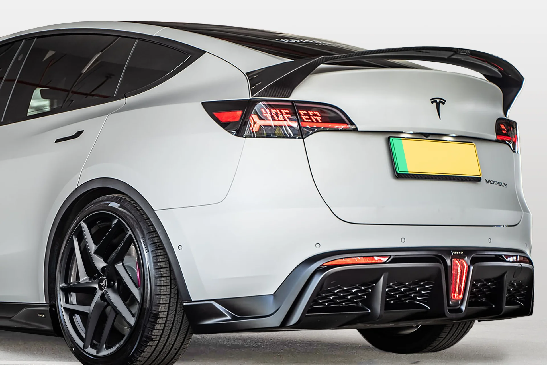 Tesla Model Y (2020-2024) Styling Package Body Kit - Image 5
